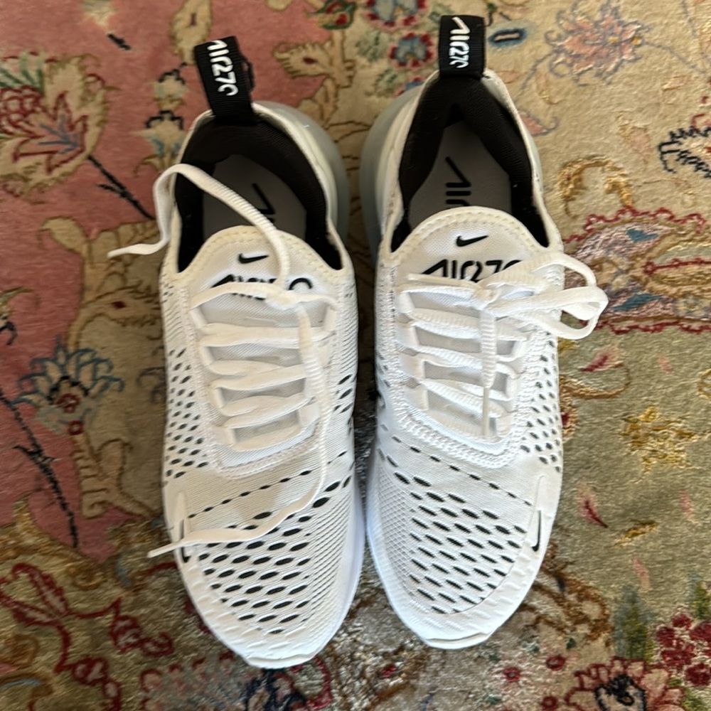 Nike Women's White Running Shoes - Picture 2 of 3